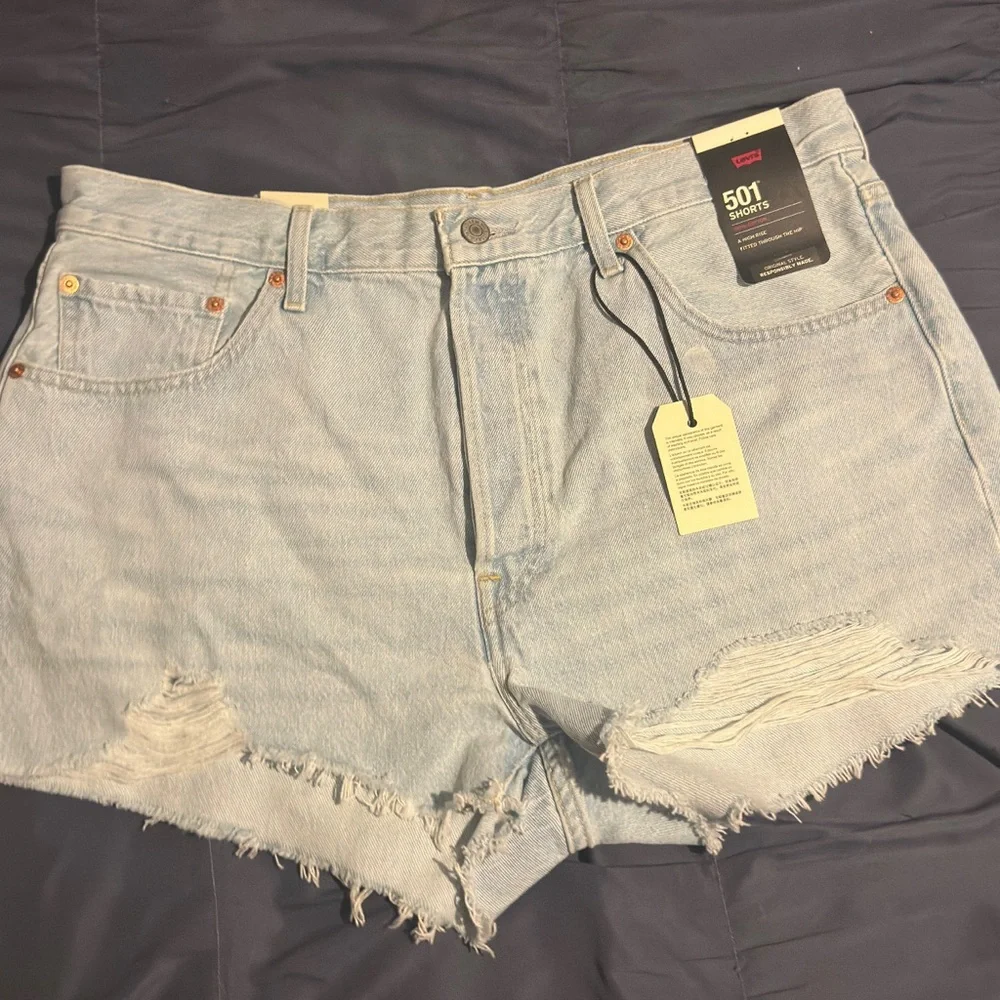 NEW Levi shorts - Picture 1 of 3